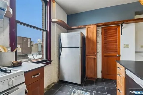 54-60 Mcwhorter Street Newark NJ 07105
