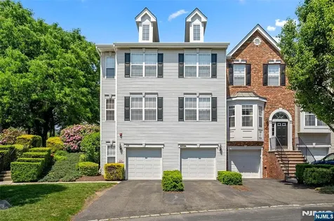 537 Coventry Drive Nutley NJ 07110