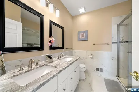 537 Coventry Drive Nutley NJ 07110