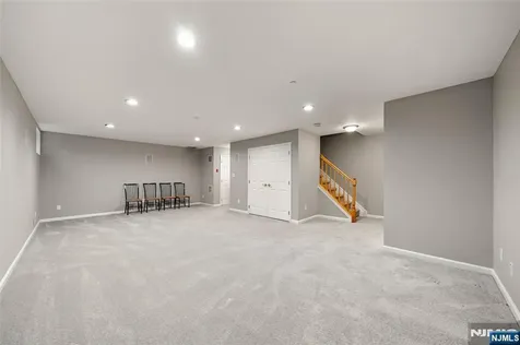 537 Coventry Drive Nutley NJ 07110