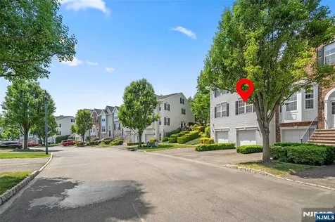 537 Coventry Drive Nutley NJ 07110