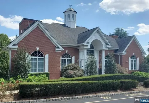 537 Coventry Drive Nutley NJ 07110
