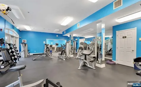 537 Coventry Drive Nutley NJ 07110