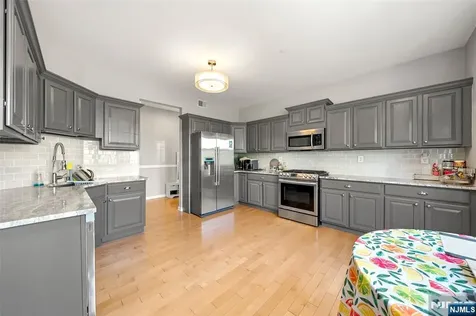 537 Coventry Drive Nutley NJ 07110