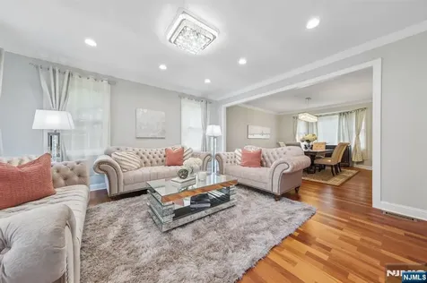 21 Winding Way West Orange NJ 07052