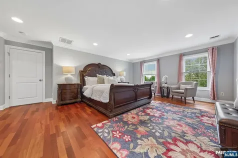 21 Winding Way West Orange NJ 07052