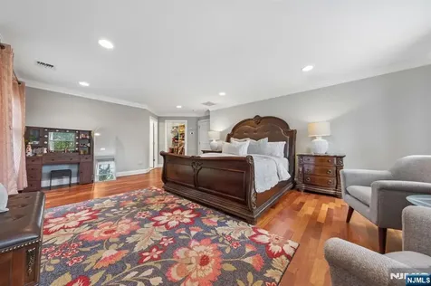 21 Winding Way West Orange NJ 07052