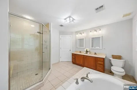 21 Winding Way West Orange NJ 07052