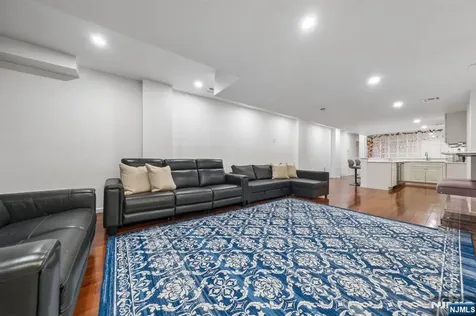 21 Winding Way West Orange NJ 07052