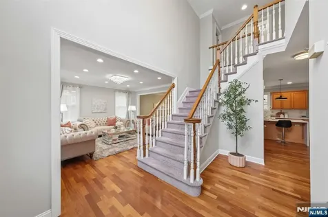 21 Winding Way West Orange NJ 07052