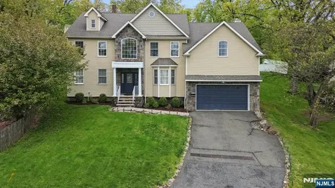 21 Winding Way West Orange NJ 07052