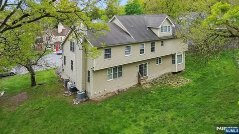 21 Winding Way West Orange NJ 07052