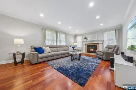 21 Winding Way West Orange NJ 07052