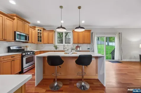 21 Winding Way West Orange NJ 07052