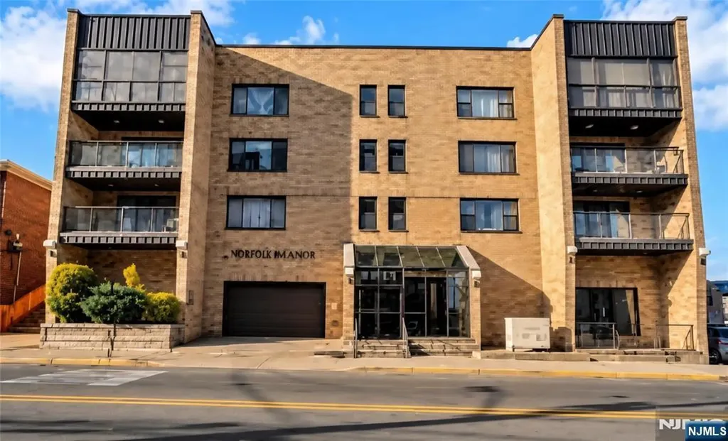 9055 Palisade Avenue North Bergen NJ 07047