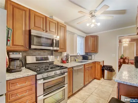 409-411 3rd Avenue Newark NJ 07107