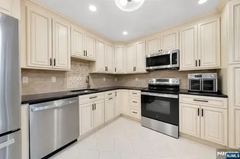 207 Pond Terrace Twp Of Washington NJ 07676