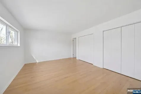 207 Pond Terrace Twp Of Washington NJ 07676