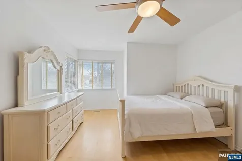 207 Pond Terrace Twp Of Washington NJ 07676
