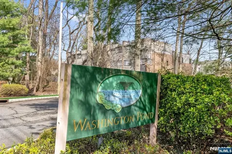 207 Pond Terrace Twp Of Washington NJ 07676