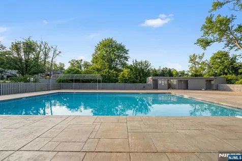207 Pond Terrace Twp Of Washington NJ 07676