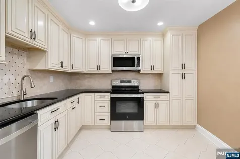 207 Pond Terrace Twp Of Washington NJ 07676