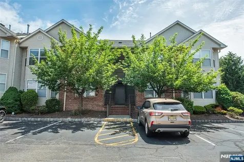 4 Katie Court East Hanover Twp NJ 07936
