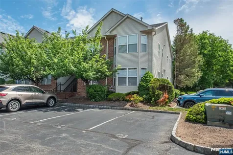 4 Katie Court East Hanover Twp NJ 07936