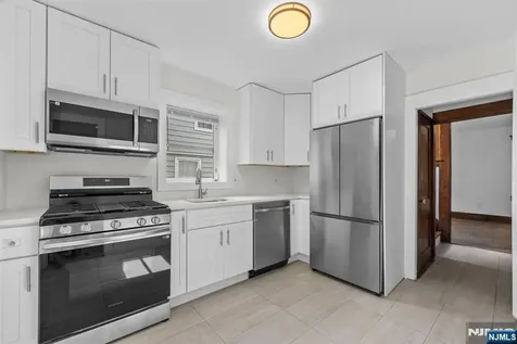 27 8th Street Ridgefield Park NJ 07660