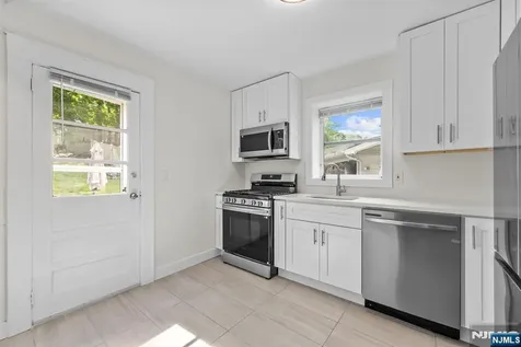 27 8th Street Ridgefield Park NJ 07660