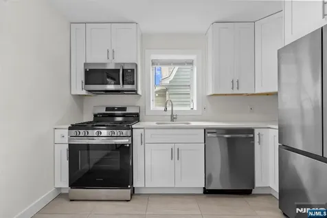 27 8th Street Ridgefield Park NJ 07660