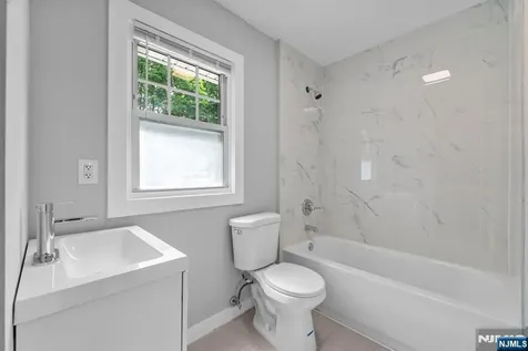 27 8th Street Ridgefield Park NJ 07660