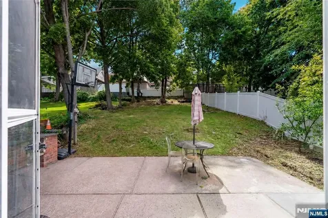 27 8th Street Ridgefield Park NJ 07660