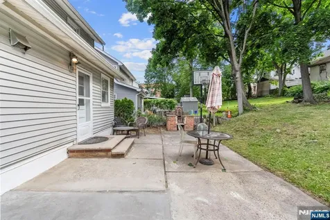 27 8th Street Ridgefield Park NJ 07660
