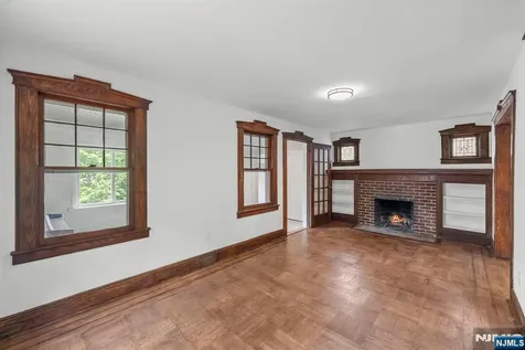 27 8th Street Ridgefield Park NJ 07660