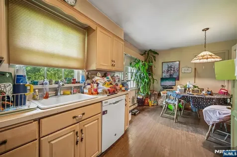22 Marlton Drive Wayne NJ 07470