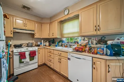 22 Marlton Drive Wayne NJ 07470
