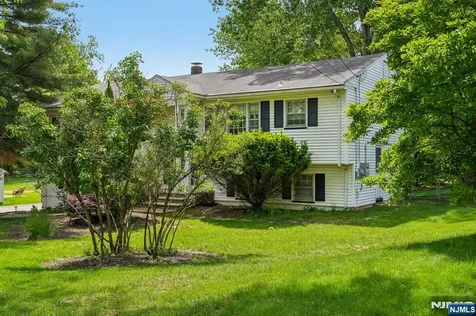 22 Marlton Drive Wayne NJ 07470