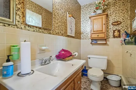 22 Marlton Drive Wayne NJ 07470