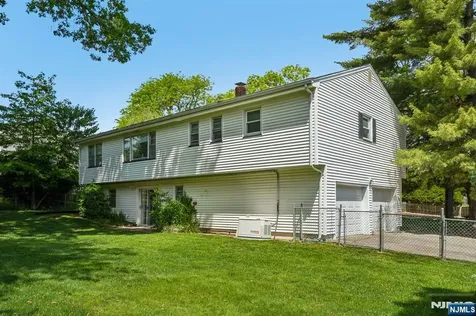 22 Marlton Drive Wayne NJ 07470