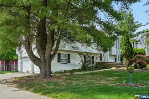 22 Marlton Drive Wayne NJ 07470