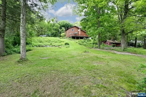 64 Larchmont Drive West Milford NJ 07421