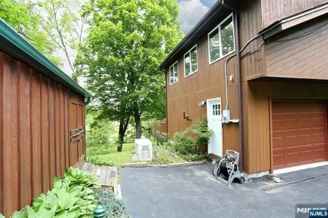 64 Larchmont Drive West Milford NJ 07421