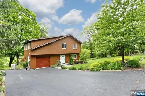 64 Larchmont Drive West Milford NJ 07421