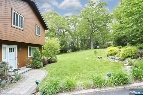 64 Larchmont Drive West Milford NJ 07421