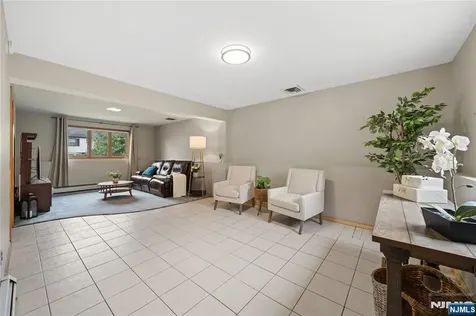 191 Pershing Road Clifton NJ 07013