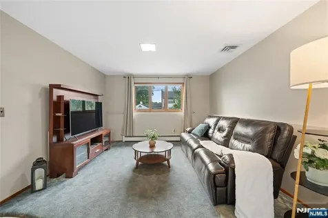 191 Pershing Road Clifton NJ 07013