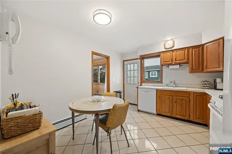 191 Pershing Road Clifton NJ 07013