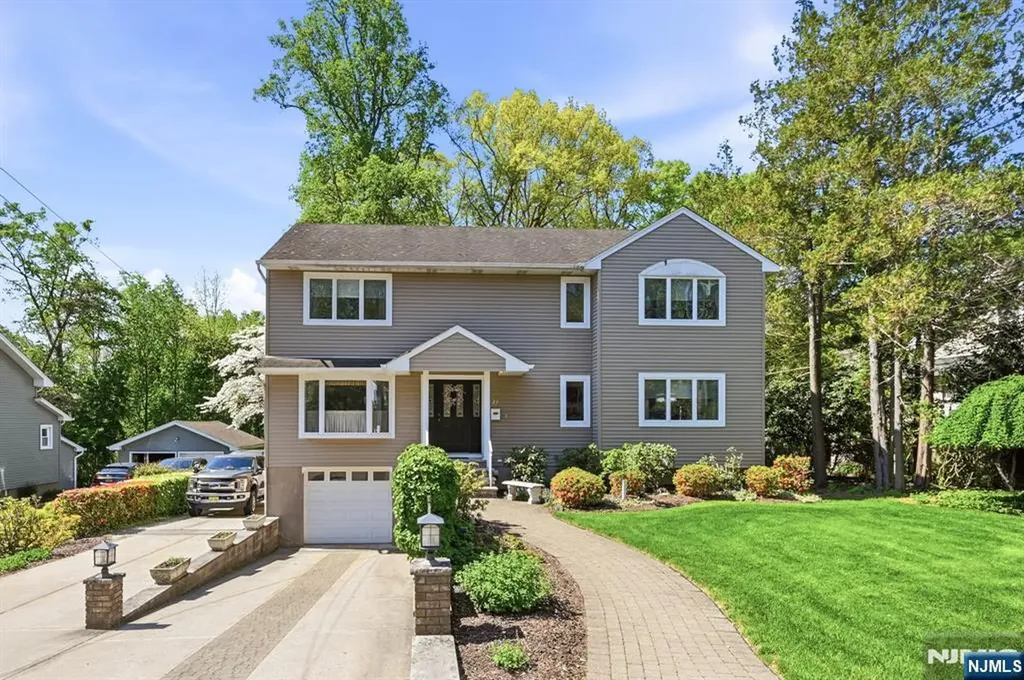 21 Lakeview Avenue Park Ridge NJ 07656