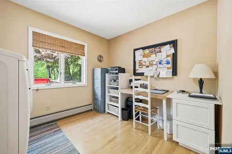 21 Lakeview Avenue Park Ridge NJ 07656